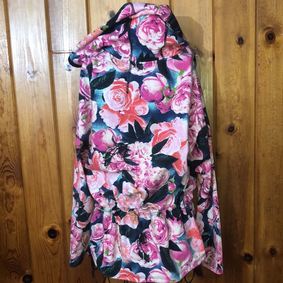 Lululemon Lululemon Hold Your Om Hoodie
Secret Garden / Black size 6 floral top - Picture 11 of 16